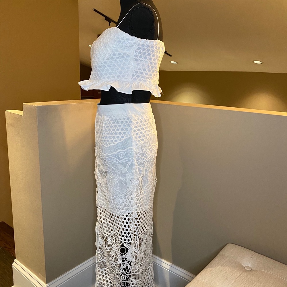 CROCHET LACE BANDEAU TOP WITH MATCHING MAXI SKIRT - Picture 4 of 9